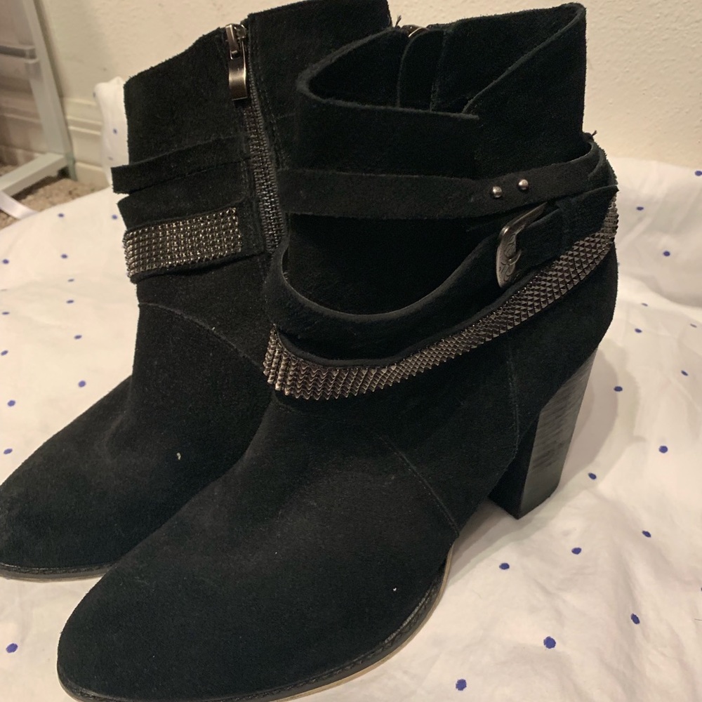 Nine West ankle boots Sz 10 buckle Suede